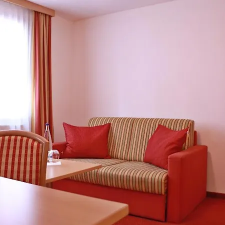 מלון Restaurant Schwarzer Adler 3*