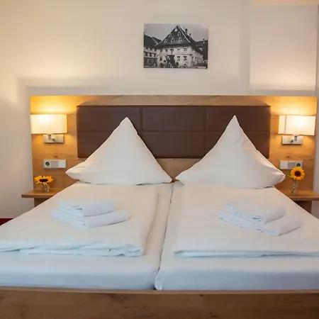 Hotel Restaurant Schwarzer Adler 3*